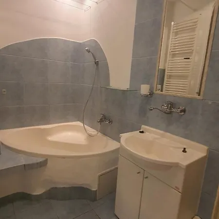 Mlynske Nivy 6, Ba Apartment *