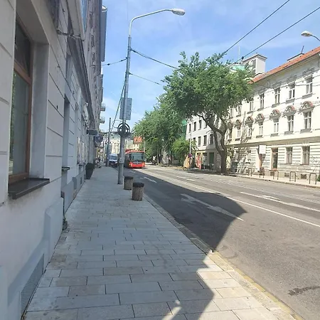 Apartment Mlynske Nivy 6, Ba Bratislava