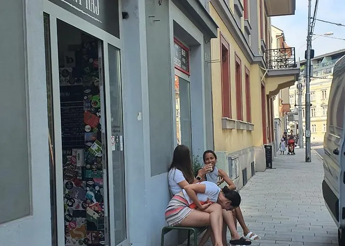 Mlynske Nivy 6, Ba Apartment