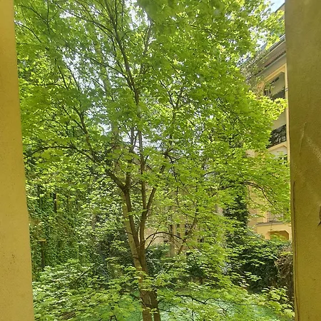 Mlynske Nivy 6, Ba Apartament